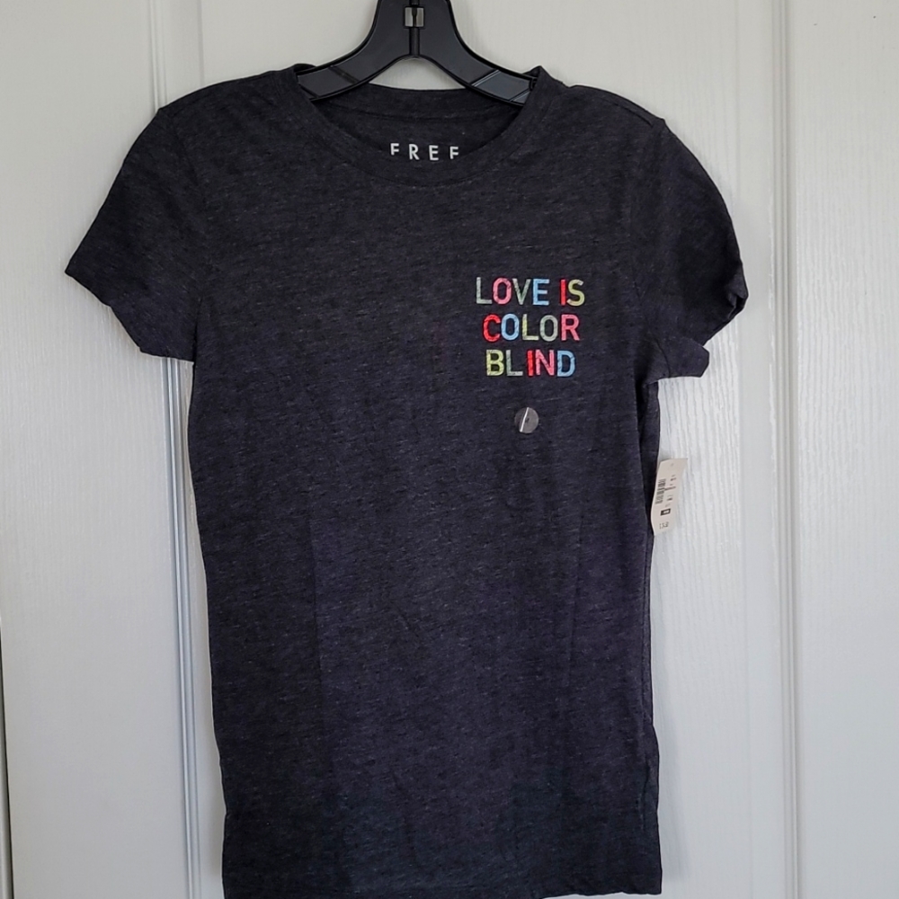💚💜🧡 NWT Aeropoatale TShirt